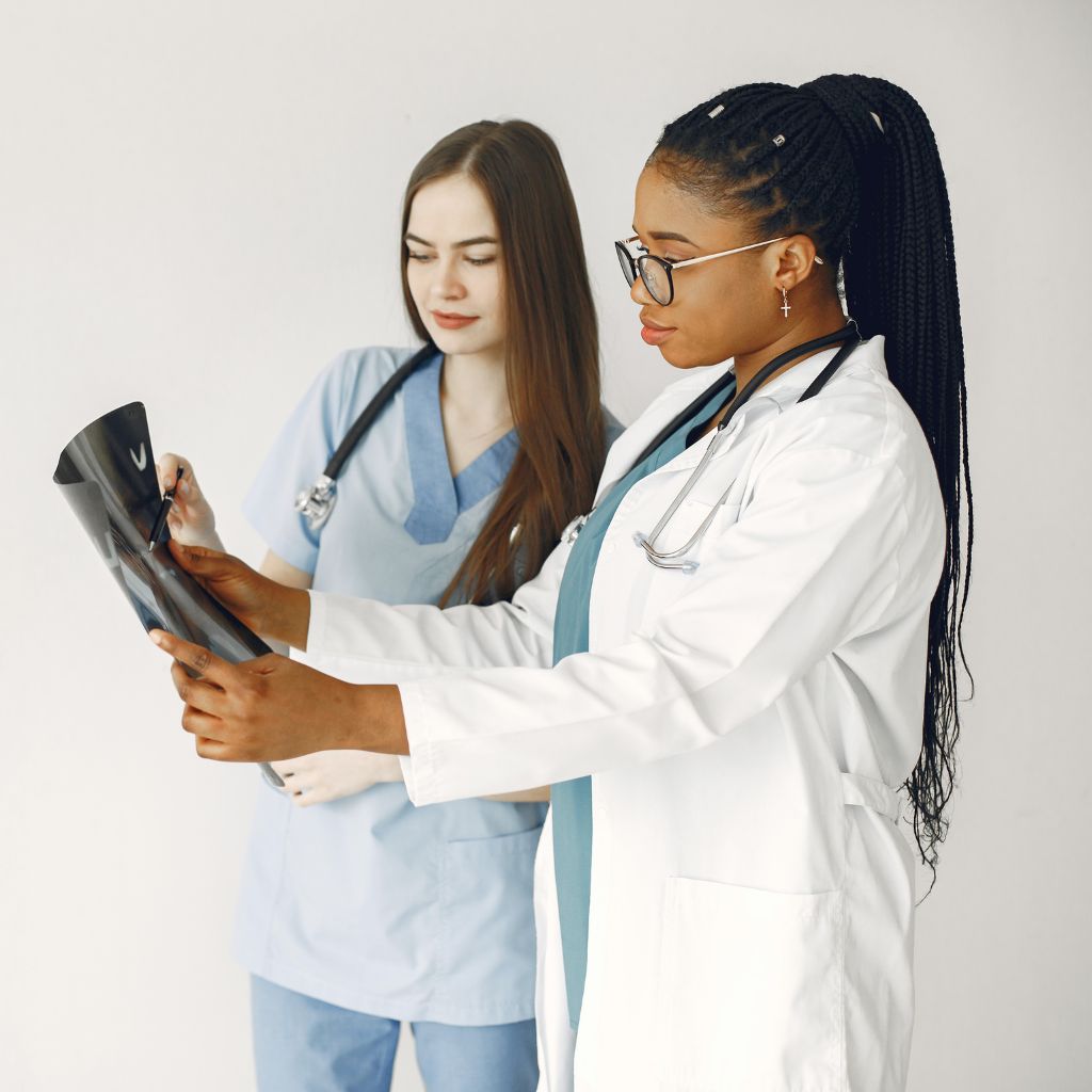 Польский язык для врачей: лексика и фразы для общения с пациентами